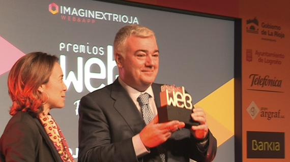UNIR-triunfa-en-los-Premios-Web-Riojanos-