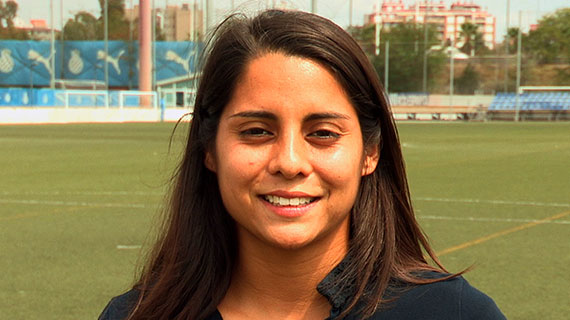 Kenti-Robles-alumna-de-UNIR-y-jugadora-del-RCD-Espanyol